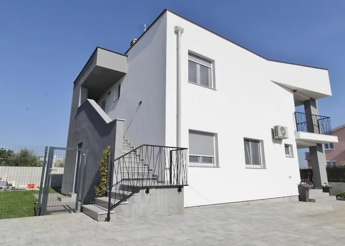 La Mar Gostinjska kuća 4*